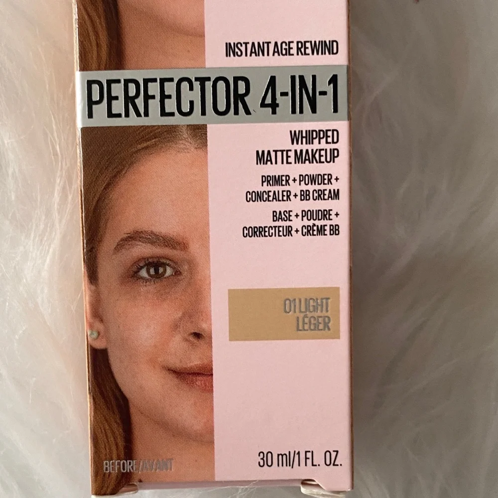 Maybelline Perfector 4-in-1 Whipped Matte Makeup - Light / New in box